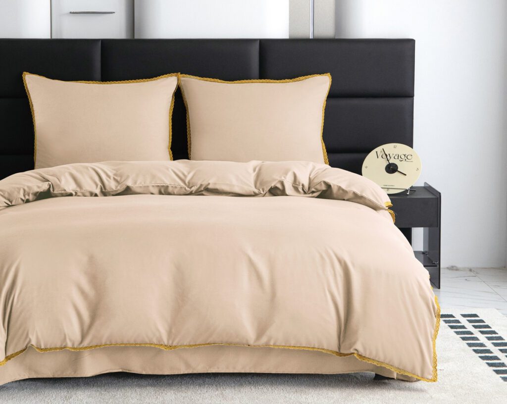 Pościel 140×200 z luksusową złotą koronką
